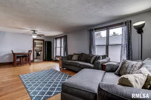 1912 S College St, Springfield, IL 62704 photo 5