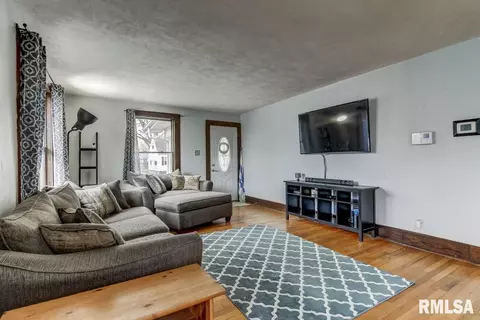 1912 S College St, Springfield, IL 62704 photo 3