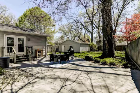1024 W Vine St, Springfield, IL 62704 photo 3