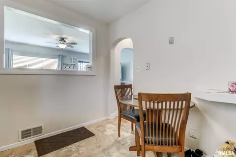2520 S 4th St, Springfield, IL 62703 photo 9