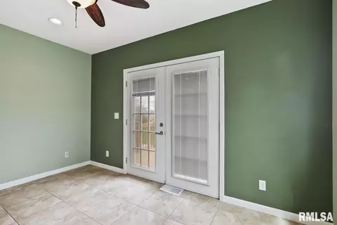 307 E Locust St, Chatham, IL 62629 photo 11