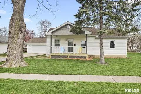 307 E Locust St, Chatham, IL 62629 photo 1