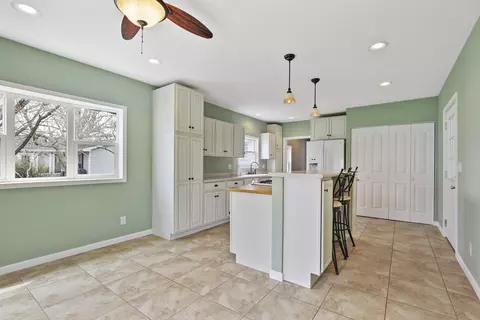 307 E Locust St, Chatham, IL 62629 photo 10