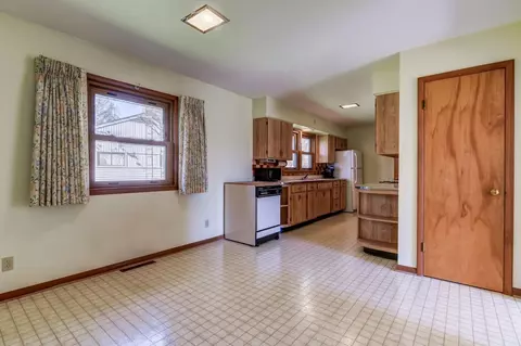 2502 E Devonshire Rd, Springfield, IL 62703 photo 7