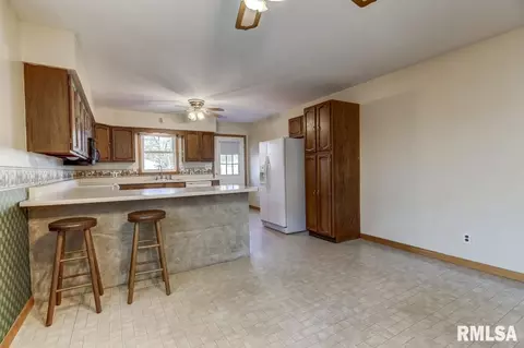 1129 Milton Ave, Springfield, IL 62702 photo 9