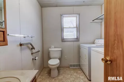 1129 Milton Ave, Springfield, IL 62702 photo 15