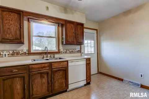 1129 Milton Ave, Springfield, IL 62702 photo 13