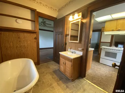 69 Cooper St, Saint Augustine, IL 61474 photo 9
