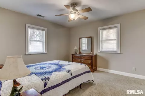 49 Fairview Ln, Springfield, IL 62711 photo 17