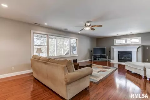 49 Fairview Ln, Springfield, IL 62711 photo 14