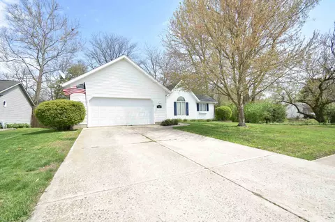 868 Cherokee Dr, Springfield, IL 62711 photo 2