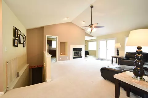 868 Cherokee Dr, Springfield, IL 62711 photo 3