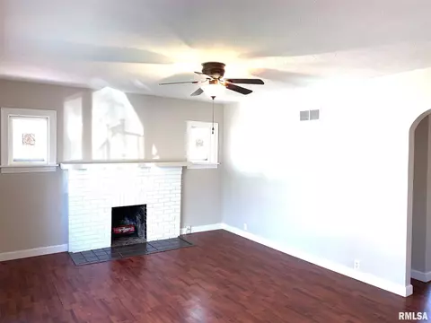 2338 S 6th St, Springfield, IL 62703 photo 4