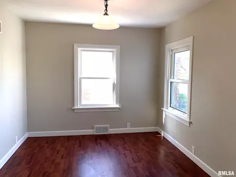 2338 S 6th St, Springfield, IL 62703 photo 5
