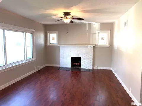 2338 S 6th St, Springfield, IL 62703 photo 3
