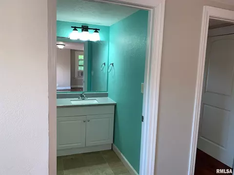2338 S 6th St, Springfield, IL 62703 photo 15