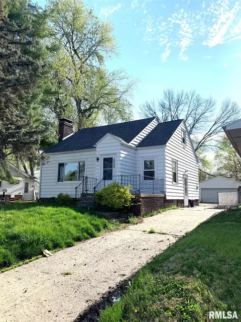 2338 S 6th St, Springfield, IL 62703 photo 1