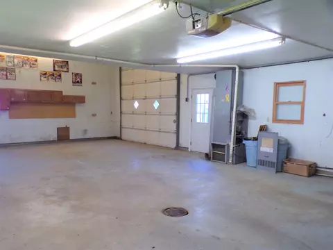 434 N Center St, Oneida, IL 61467 photo 10