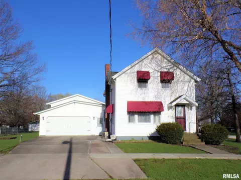 434 N Center St, Oneida, IL 61467 photo 1