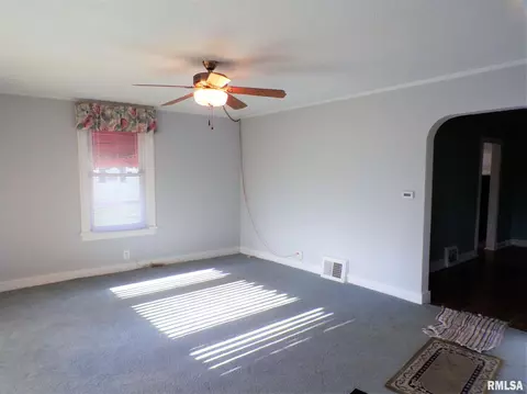 434 N Center St, Oneida, IL 61467 photo 16