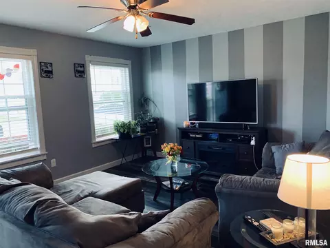 4121 Mccormick Dr, Springfield, IL 62707 photo 3