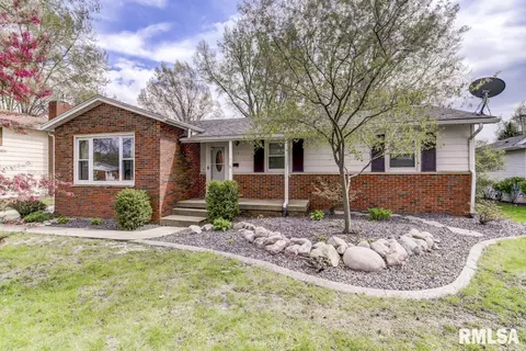2218 Lynnhaven Dr, Springfield, IL 62704 photo 1