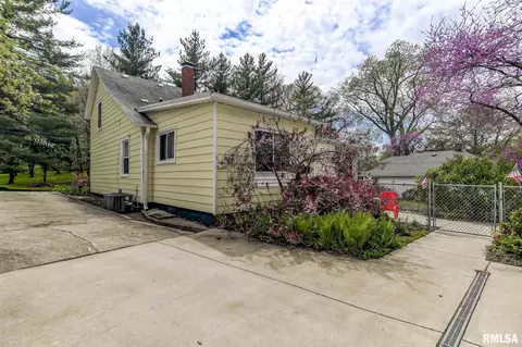 717 E Madison St, Riverton, IL 62561 photo 23