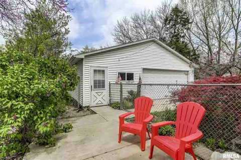 717 E Madison St, Riverton, IL 62561 photo 2