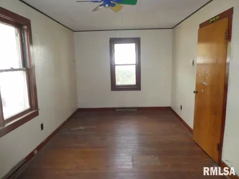 215 Ebony St, Thayer, IL 62689 photo 12