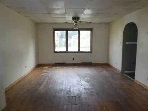 215 Ebony St, Thayer, IL 62689 photo 3