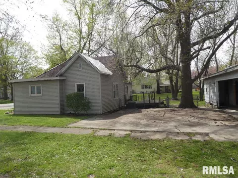 215 Ebony St, Thayer, IL 62689 photo 15