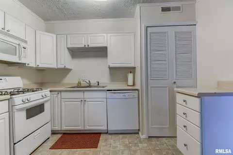 2549 W Monroe St, Springfield, IL 62704 photo 10