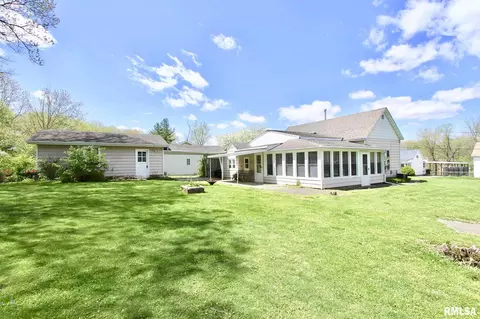 812 E Madison St, Riverton, IL 62561 photo 24