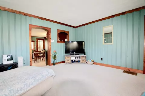 812 E Madison St, Riverton, IL 62561 photo 6