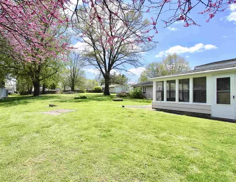 812 E Madison St, Riverton, IL 62561 photo 22