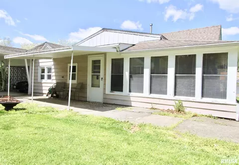 812 E Madison St, Riverton, IL 62561 photo 20
