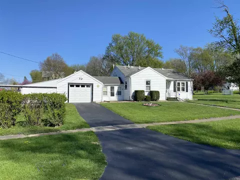 93 East St, Saint Augustine, IL 61474 photo 3