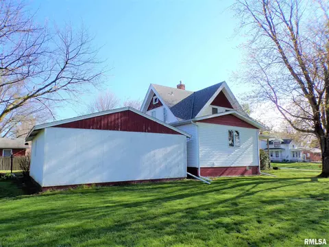 224 N Pilot St, Oneida, IL 61467 photo 6