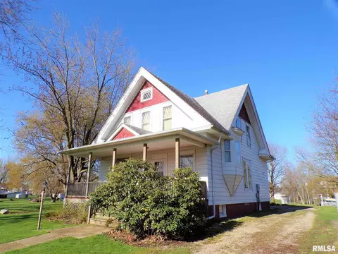 224 N Pilot St, Oneida, IL 61467 photo 2