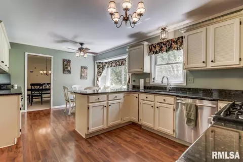2536 Greenbriar Dr, Springfield, IL 62704 photo 20