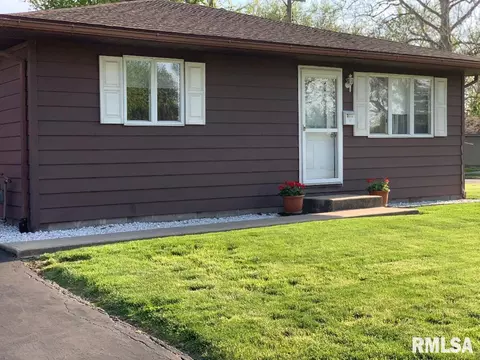 500 E Jackson St, Virden, IL 62690 photo 2
