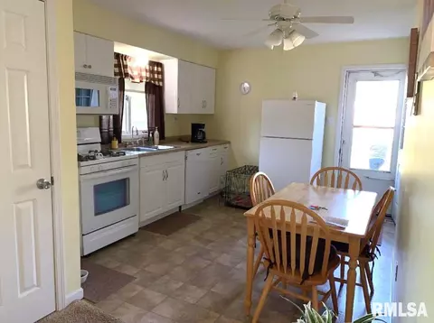 500 E Jackson St, Virden, IL 62690 photo 6