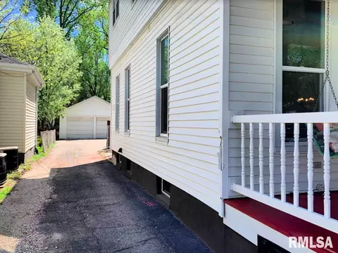 1320 W Edwards St, Springfield, IL 62704 photo 3