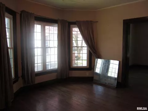 1117 W Edwards St, Springfield, IL 62704 photo 3