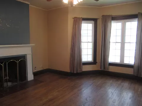 1117 W Edwards St, Springfield, IL 62704 photo 4