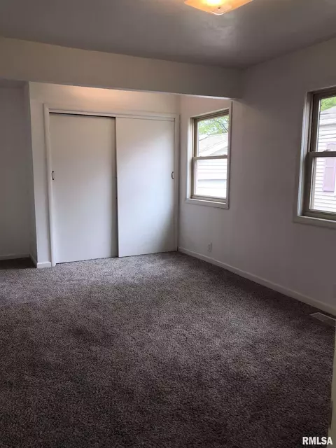 2911 S Walnut St, Springfield, IL 62704 photo 12