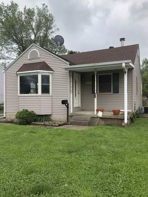 2911 S Walnut St, Springfield, IL 62704 photo 2