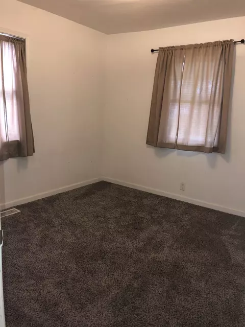 2911 S Walnut St, Springfield, IL 62704 photo 16