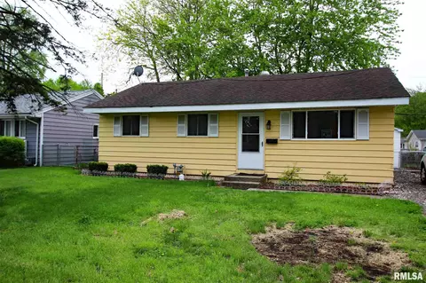 1729 Schrader Ave, Springfield, IL 62702 photo 2