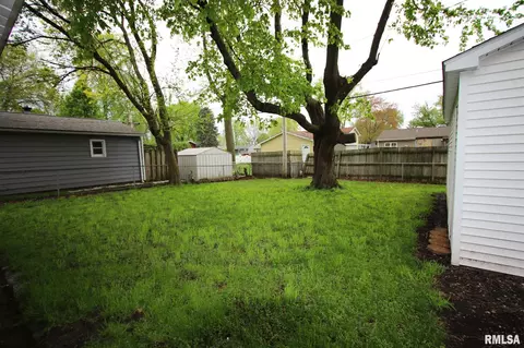 1729 Schrader Ave, Springfield, IL 62702 photo 26